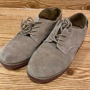 Bass buck dress children’s shoes worn 2 x